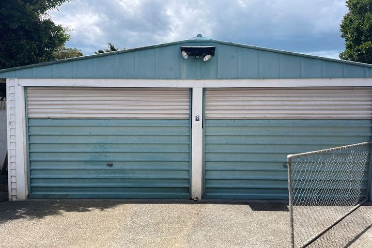 Photo of property in 8 Wyman Place, Pakuranga Heights, Auckland, 2010