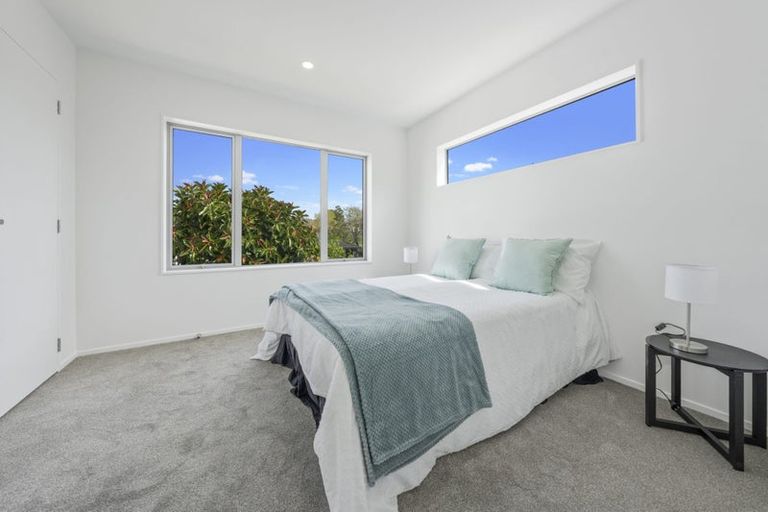 Photo of property in 298e Sunset Road, Windsor Park, Auckland, 0632
