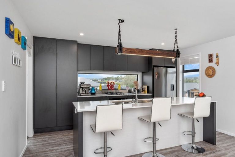 Photo of property in 8 Anglers Way, Omokoroa, 3114