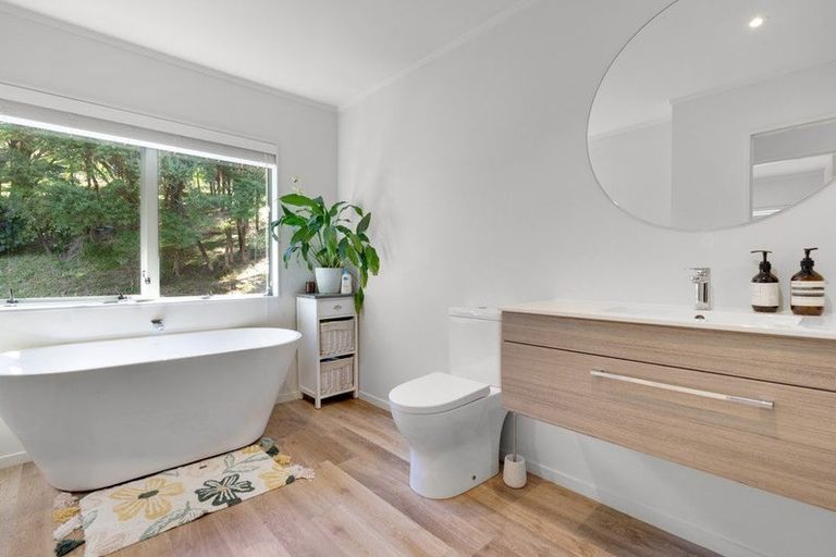 Photo of property in 91 Weranui Road, Waiwera, Orewa, 0994