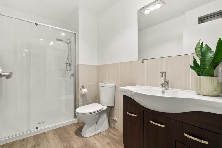 Photo of property in 6 Phar Lap Crescent, Takanini, 2112