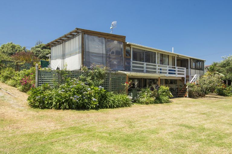 Photo of property in 684 Pukehina Parade, Pukehina, Te Puke, 3189