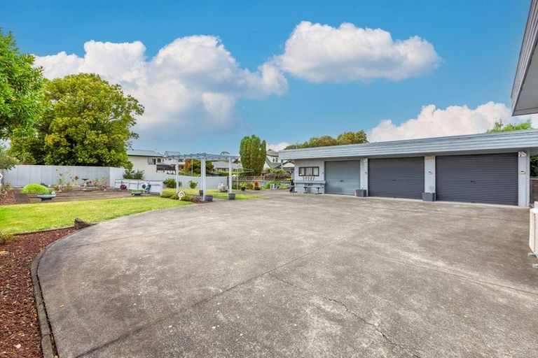 Photo of property in 30 Napier Road, Havelock North, 4130
