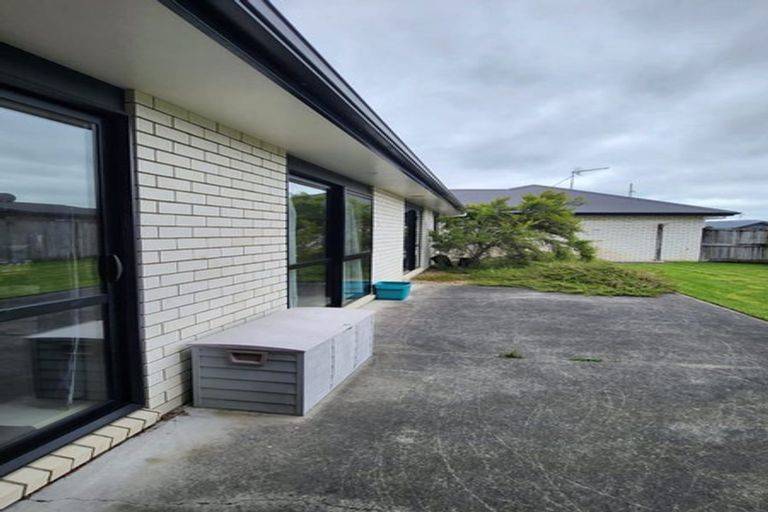 Photo of property in 28 Sirius Crescent, Rototuna North, Hamilton, 3210