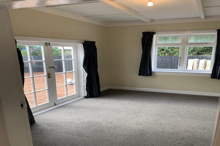 Photo of property in 19 Knowles Street, Terrace End, Palmerston North, 4410