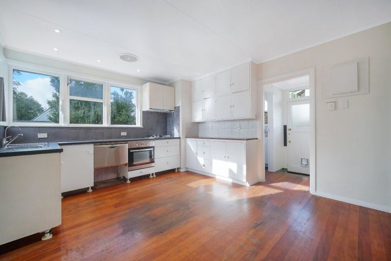 Photo of property in 1/6 Greenslade Crescent, Northcote, Auckland, 0627