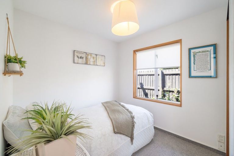 Photo of property in 2/48 Staveley Street, Avonhead, Christchurch, 8042