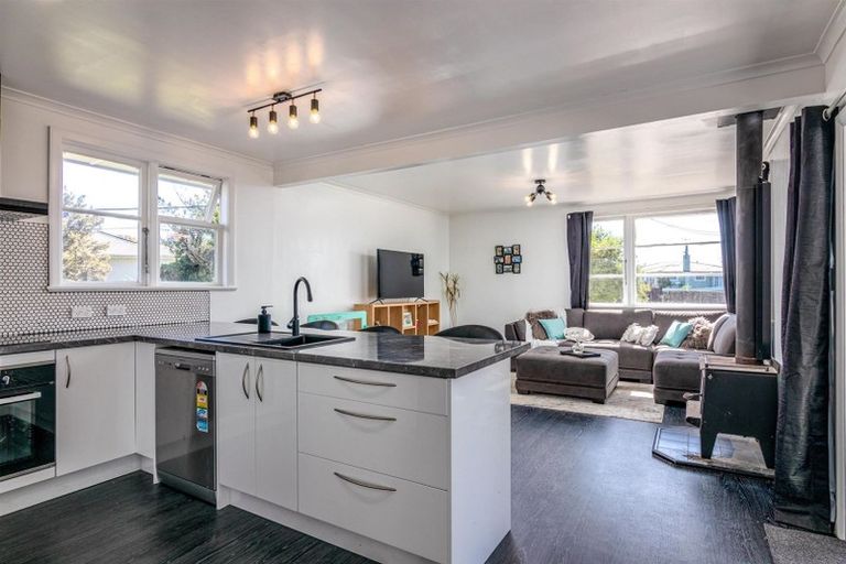 Photo of property in 10 Jones Place, Masterton, 5810