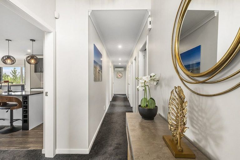 Photo of property in 152 Endeavour Drive, Whitby, Porirua, 5024