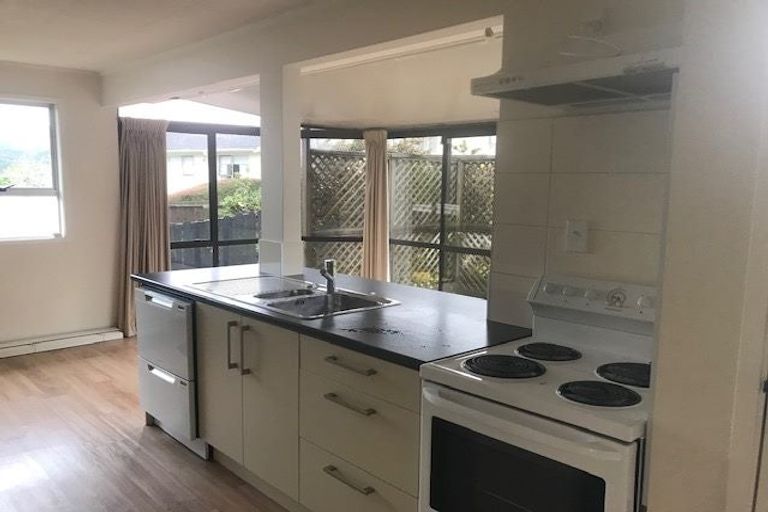 Photo of property in 1/15 Glastron Place, Bayview, Auckland, 0629