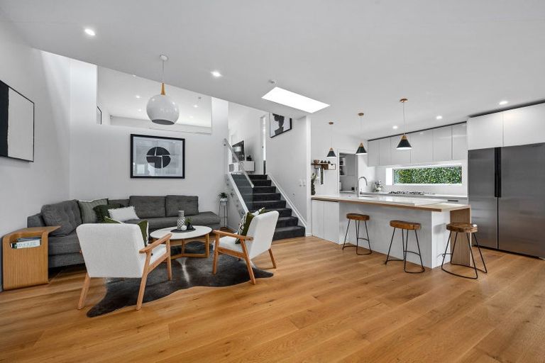 Photo of property in 21 King Richard Place, Browns Bay, Auckland, 0630