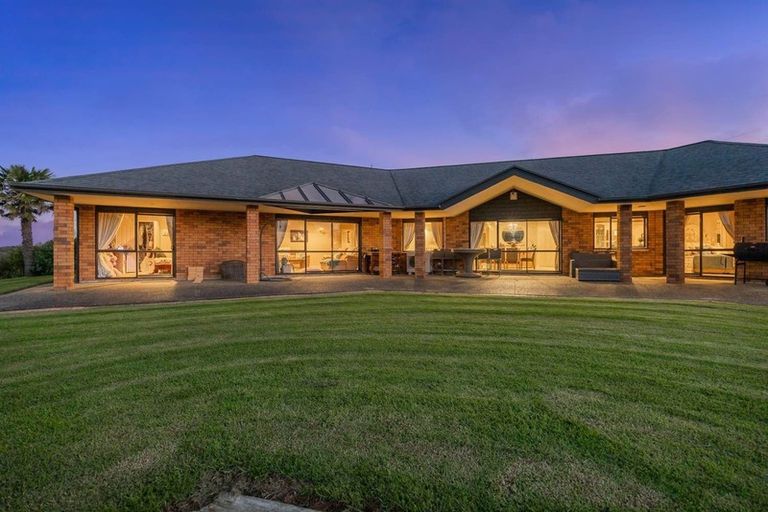 Photo of property in 65 Ashwood Avenue, Dairy Flat, Albany, 0792