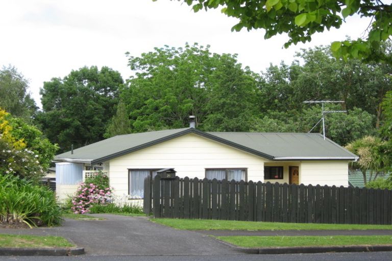 Photo of property in 30b Prospect Terrace, Pukekohe, 2120