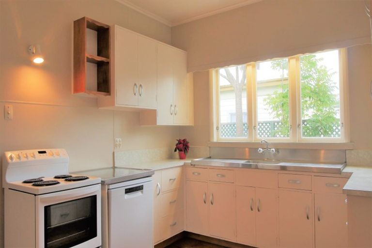 Photo of property in 32 Victoria Avenue, Dannevirke, 4930