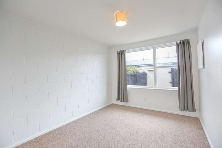 Photo of property in 8/20a Dickson Crescent, Hornby, Christchurch, 8042
