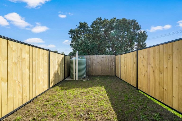 Photo of property in 25 Eileen Newey Place, Henderson, Auckland, 0612