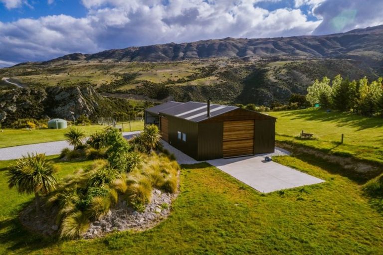 Photo of property in 86 Riverview Road, Queensberry, Cromwell, 9383