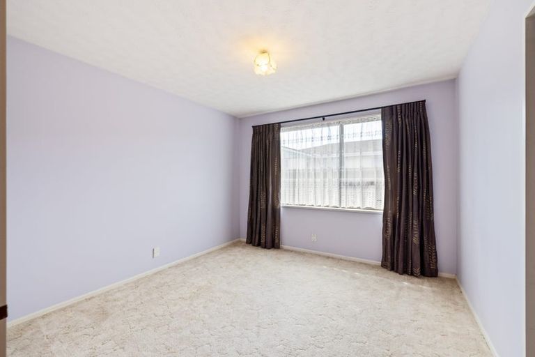 Photo of property in 121 Prestons Road, Redwood, Christchurch, 8051