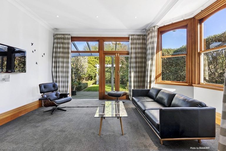 Photo of property in 19 Brougham Street, Mount Victoria, Wellington, 6011