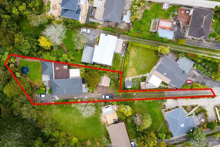 Photo of property in 44 Taupo Street, Green Bay, Auckland, 0604