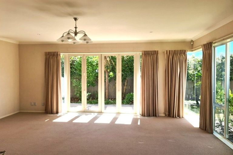 Photo of property in 21 Dunvegan Rise, East Tamaki Heights, Auckland, 2016