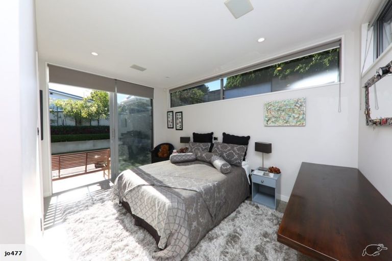 Photo of property in 25 St Michaels Avenue, Point Chevalier, Auckland, 1022