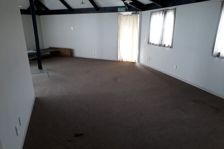 Photo of property in 2383 State Highway 2, Waipukurau, 4200