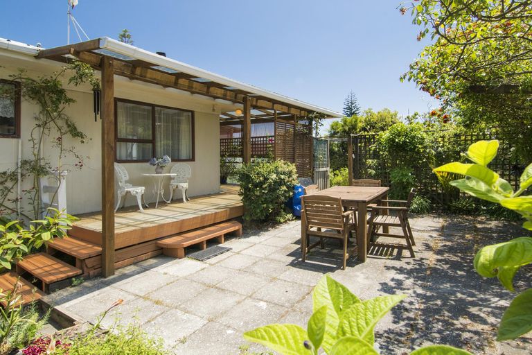 Photo of property in 684 Pukehina Parade, Pukehina, Te Puke, 3189