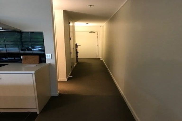 Photo of property in Montreaux, 164 The Terrace, Wellington Central, Wellington, 6011