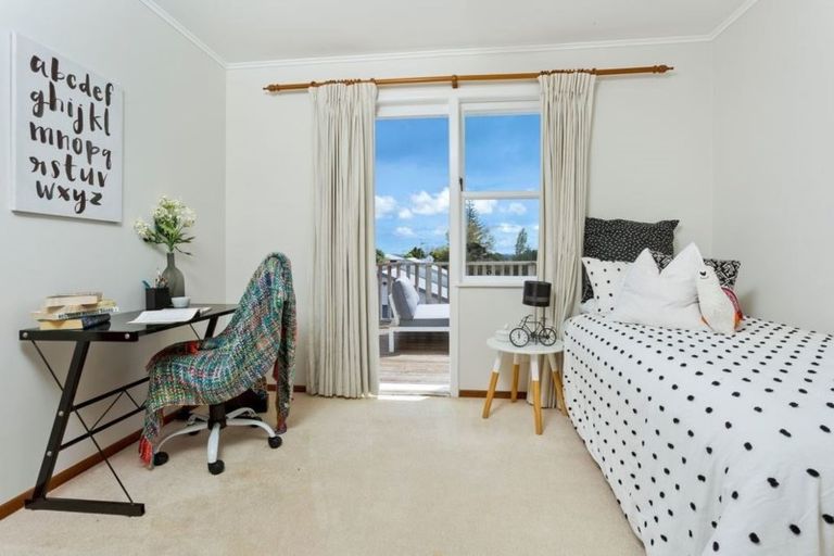 Photo of property in 2/52 Verran Road, Birkdale, Auckland, 0626