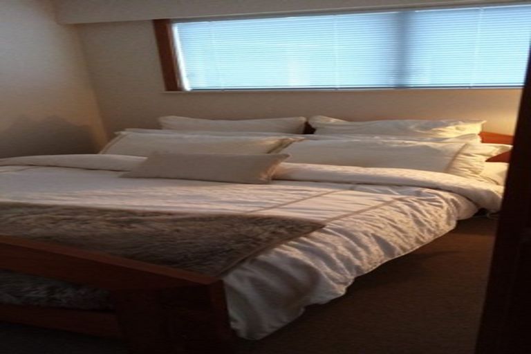 Photo of property in 16a Parklands Drive, Karori, Wellington, 6012