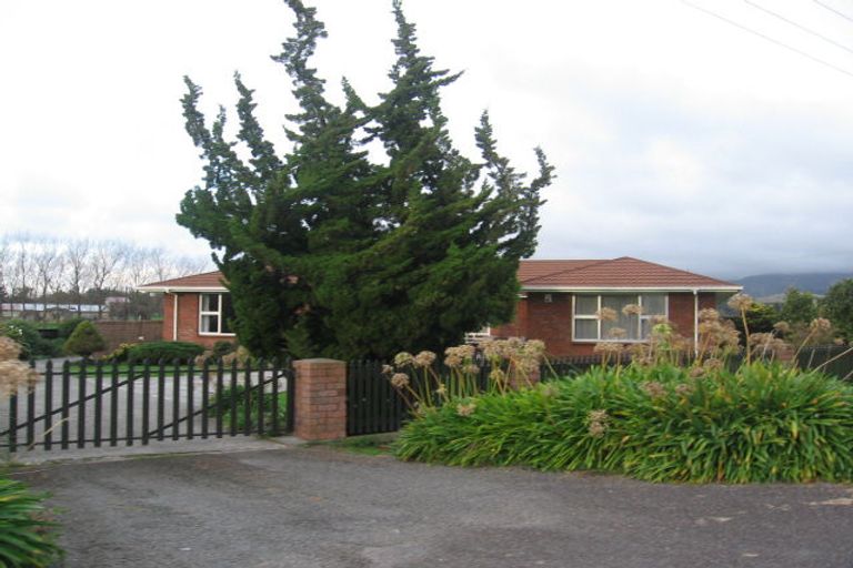Photo of property in 10 Eyre Road, Linton, Palmerston North, 4472