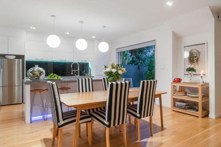Photo of property in 1 Fathom Place, Te Atatu Peninsula, Auckland, 0610