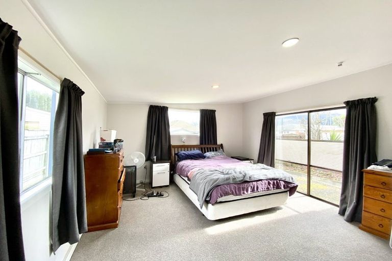 Photo of property in 4 Beth Street, Trentham, Upper Hutt, 5018