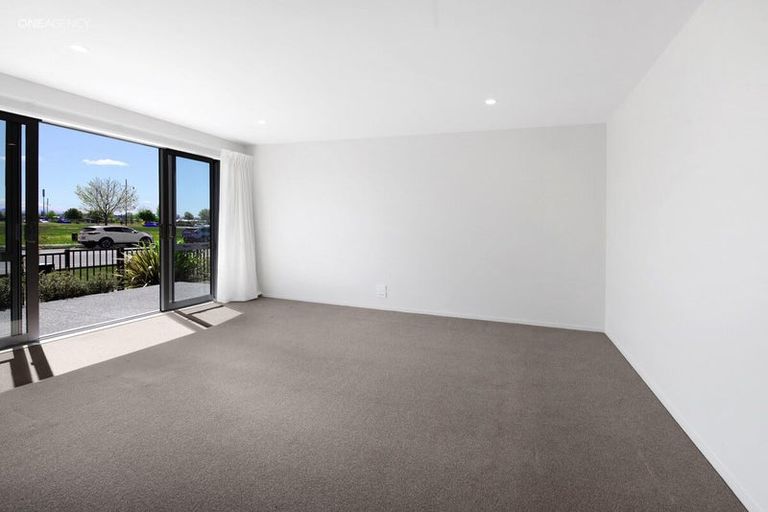 Photo of property in 43 Pegasus Boulevard, Pegasus, 7612