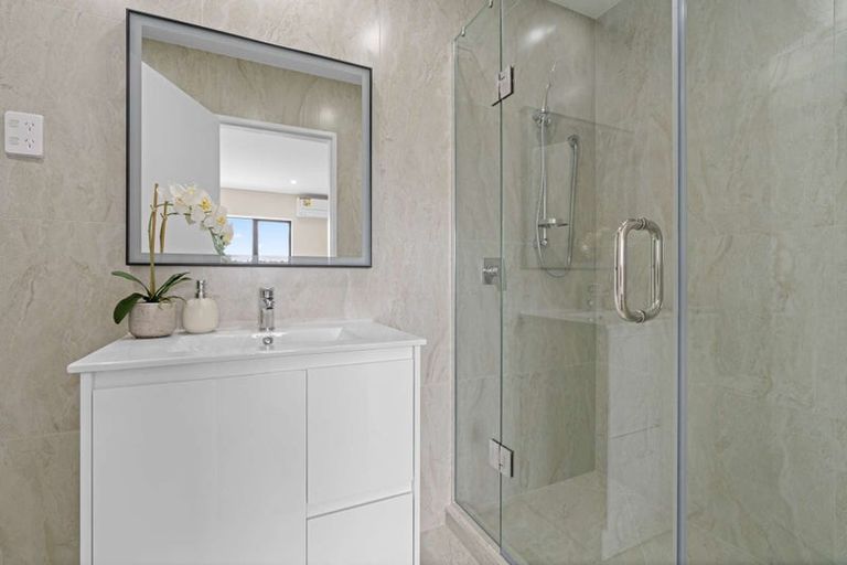 Photo of property in 6/18 Hutchinsons Road, Bucklands Beach, Auckland, 2014