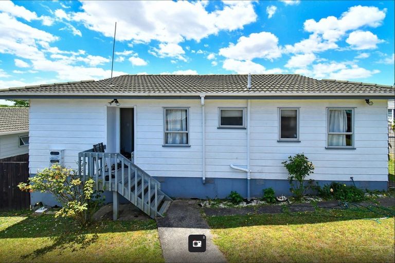 Photo of property in 2 Bundena Place, Clendon Park, Auckland, 2103