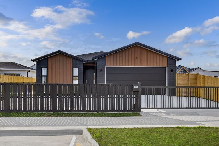 Photo of property in 10 Piko Road, Opaheke, 2113