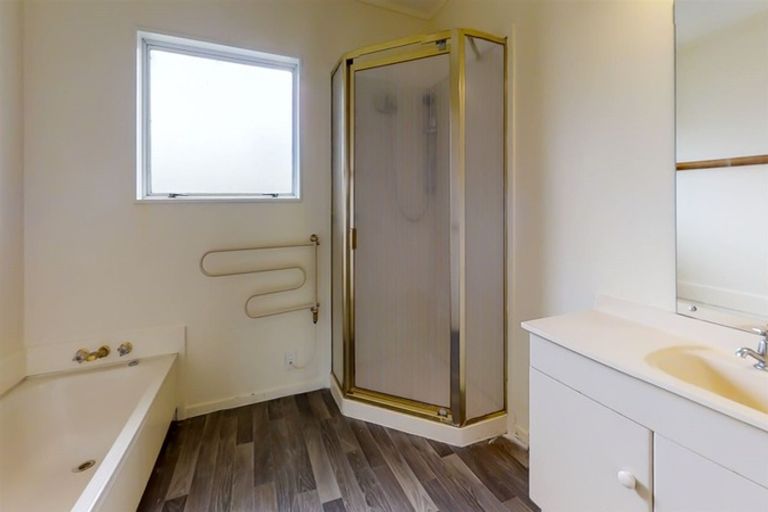 Photo of property in 1/27 Woodglen Road, Glen Eden, Auckland, 0602