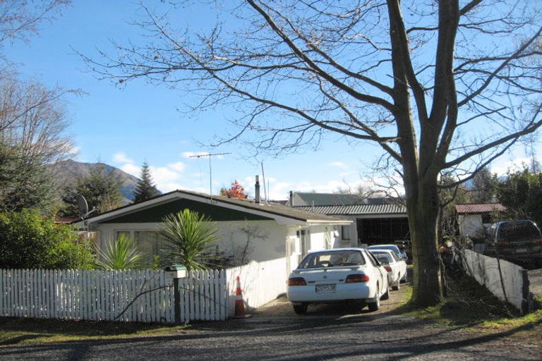 Photo of property in 18 Beaumont Street, Wanaka, 9305