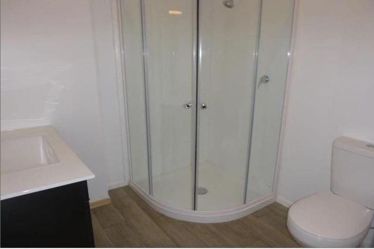 Photo of property in Ex Dowsons Shoes, 170-172 High Street, Hutt Central, Lower Hutt, 5010