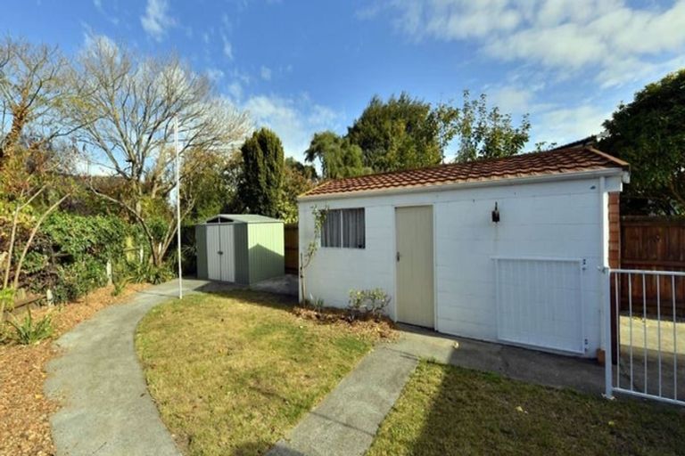 Photo of property in 1/9 Lombard Place, Avonhead, Christchurch, 8042
