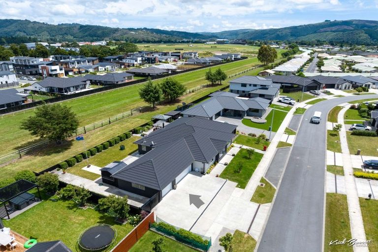 Photo of property in 33 Buddle Road, Wallaceville, Upper Hutt, 5018