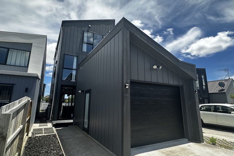 Photo of property in 25 Onekiritea Road, Hobsonville, Auckland, 0616