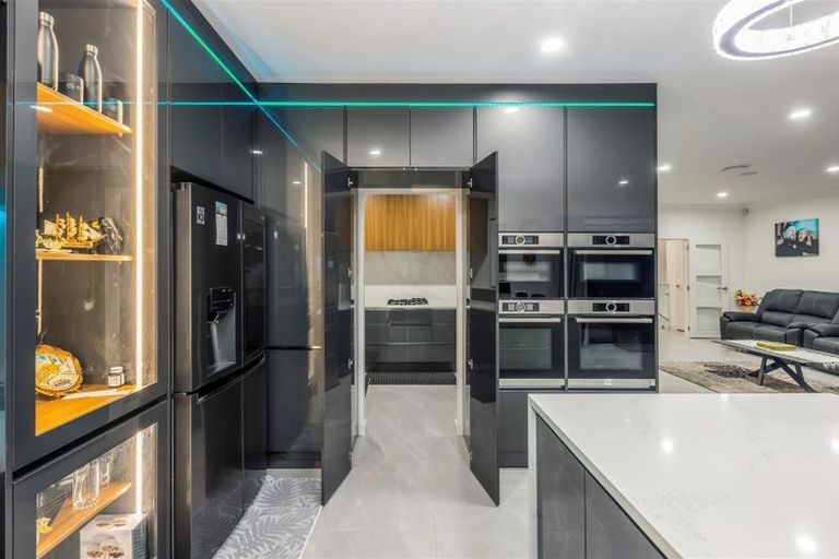 Photo of property in 54 Armstrong Farm Drive, East Tamaki Heights, Auckland, 2016