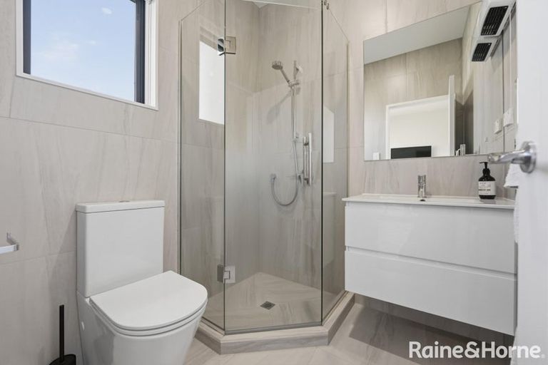 Photo of property in 19b Standage Lane, Kelston, Auckland, 0602