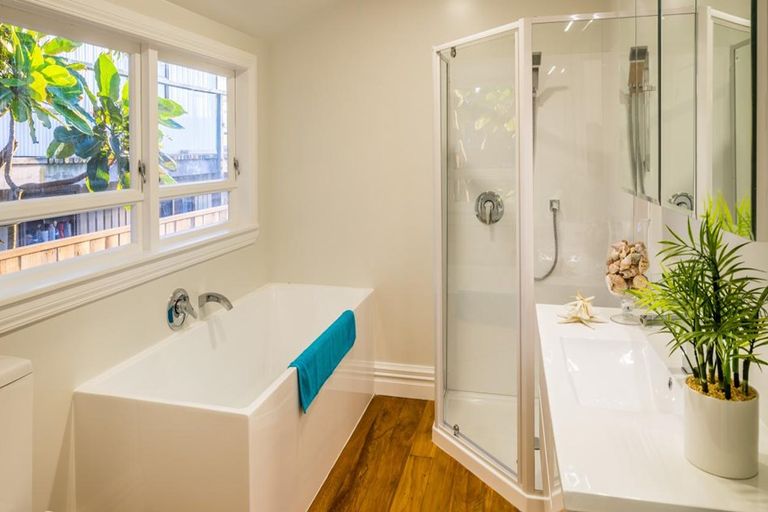 Photo of property in 60 The Parade, Paekakariki, 5034