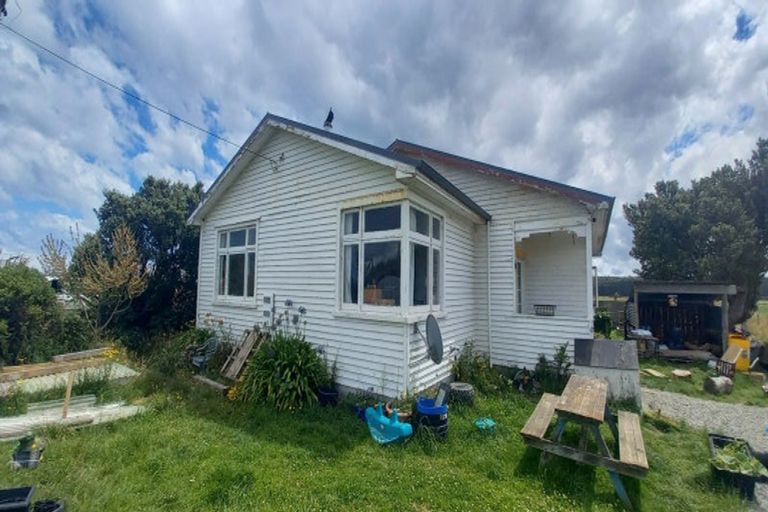 Photo of property in 858 Papatotara Road, Papatotara, Tuatapere, 9691