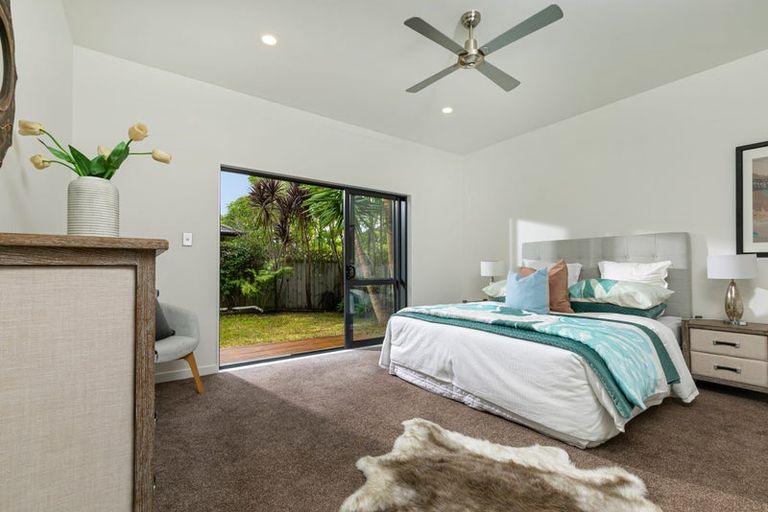 Photo of property in 48 Huntington Park Drive, Greenhithe, Auckland, 0632