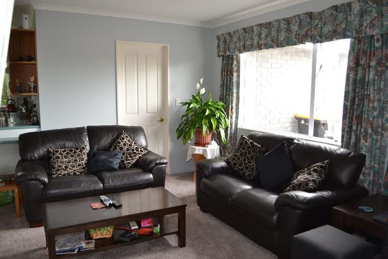 Photo of property in 33 Abby Road, Fitzherbert, Palmerston North, 4410